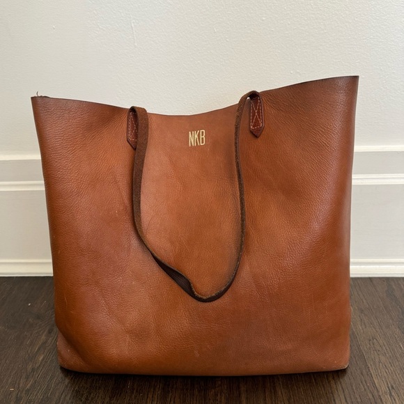 The Transport Tote in English Saddle - Picture 6 of 9